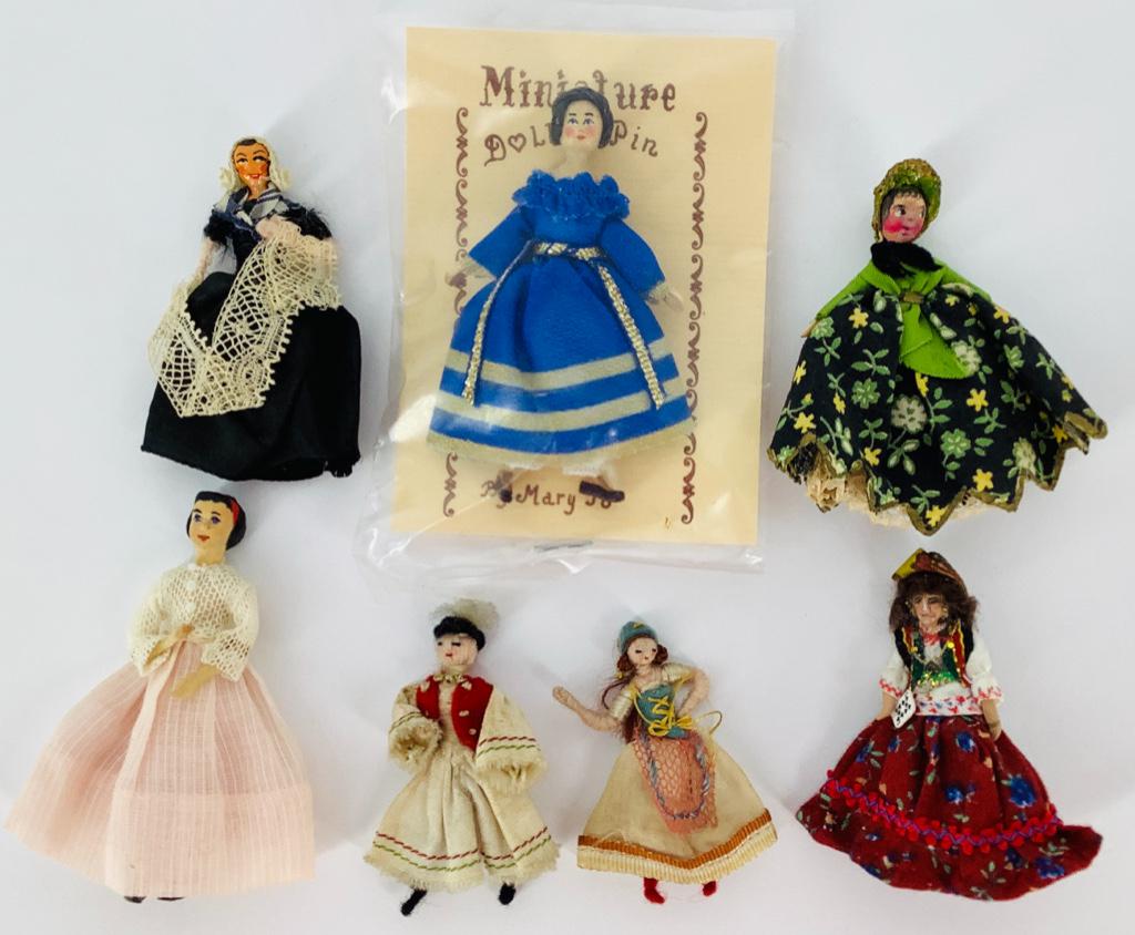 Wonderful collection of (7) Miniature dolls. Includes (1 of 1)