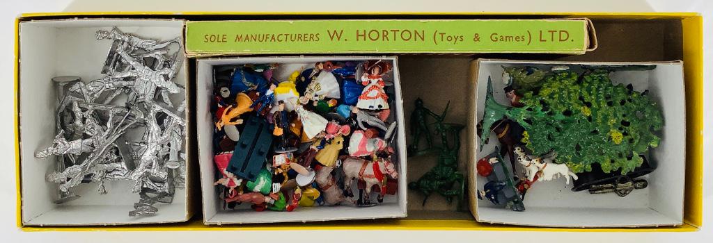 Lot miscellaneous miniature people, metal and plastic. (1 of 1)