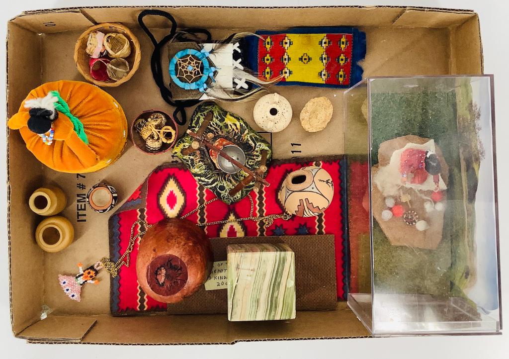 Lot miscellaneous American Indian miniatures as shown. (1 of 1)