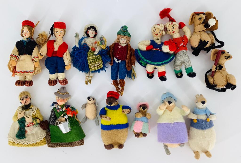 Lot (5) sets of small cloth/knit characters. Pair of (1 of 1)