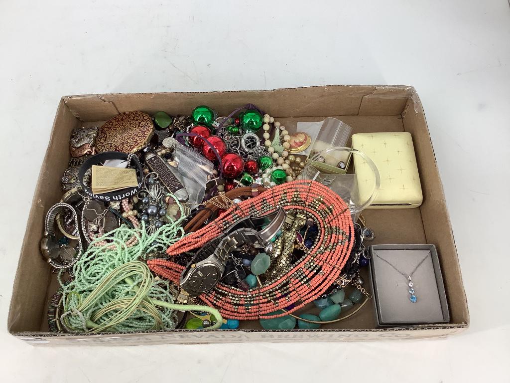 Box Lot Of Jewelry & Accessories (1 of 6)