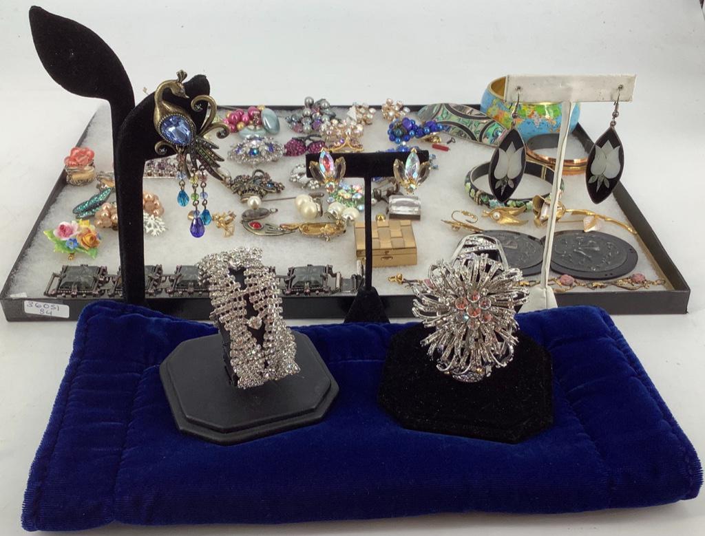 Box Lot Of Modern To Vintage Accessories (1 of 13)