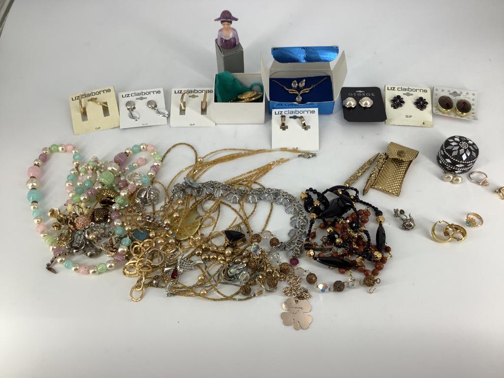 Vintage To Modern Accessories (1 of 4)