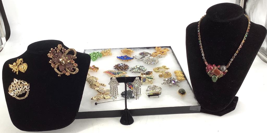 Box Lot Of Vintage To Modern Rhinestone Accessories (1 of 12)