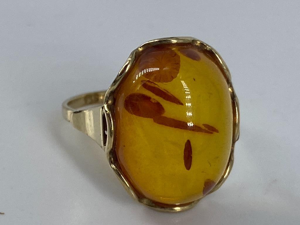 Vintage 8kt Yellow Baltic Amber Ring (1 of 7)