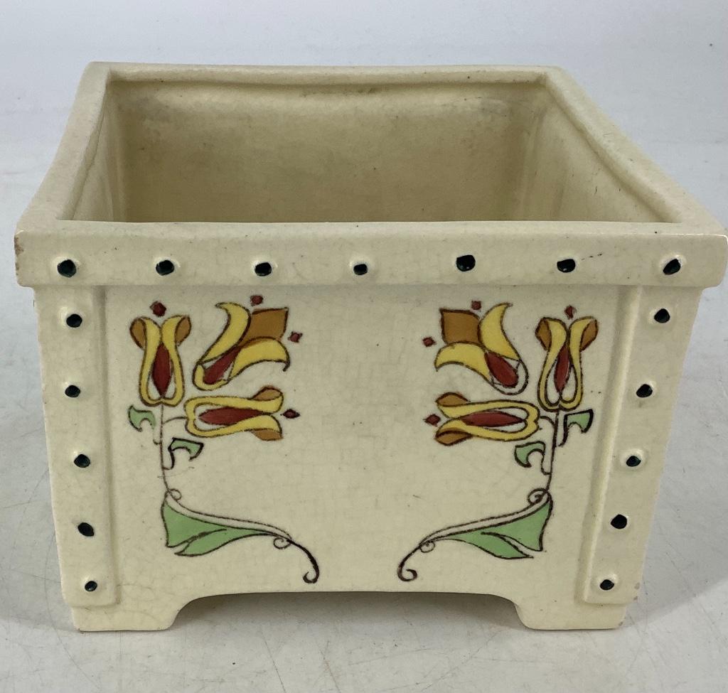 Roseville Pottery 5 1/2 ”x 4 1/2” planter possibly (1 of 1)