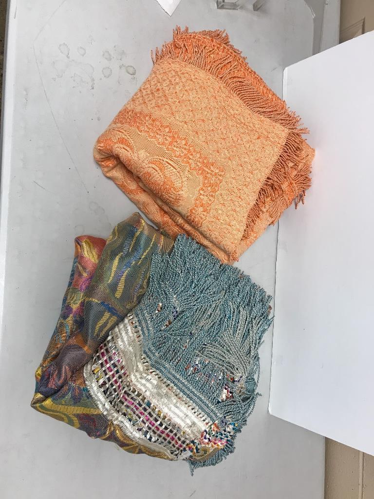 Lot of 2 antique fringed bedspreads. Multicolored one (1 of 5)