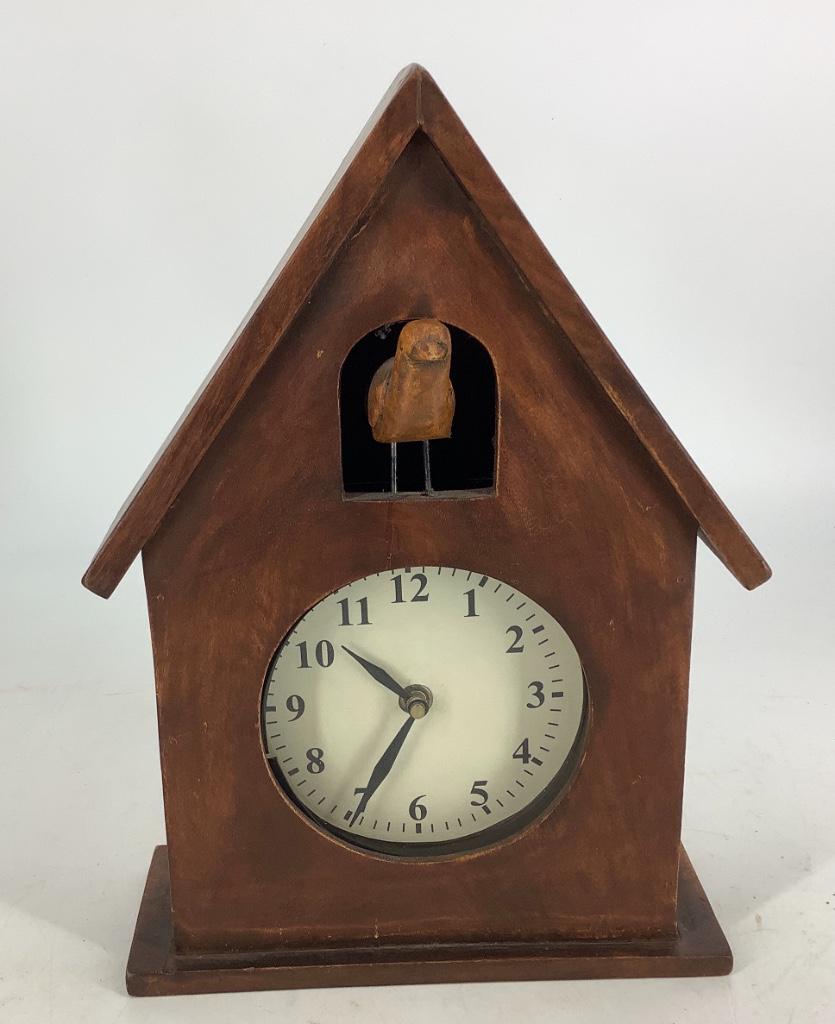 12 3/4” clock . In working condition. No name.: 12 3/4” clock . In working condition. No name.