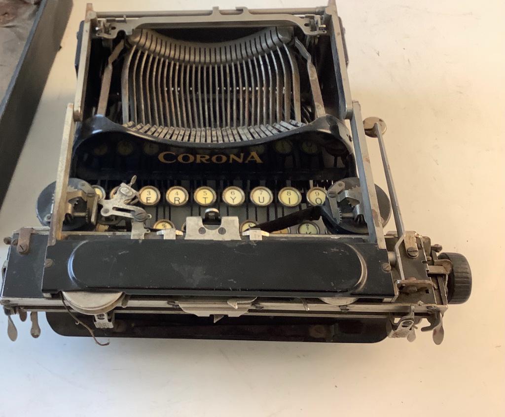 Antique Corona folded typewriter.Folds up to fit in (1 of 5)