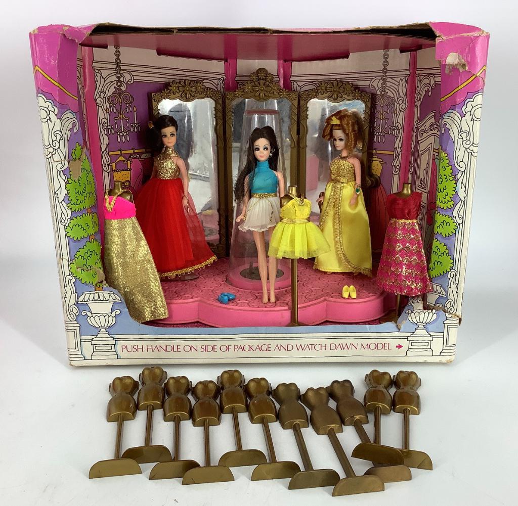 Dawn Dress Shop in original box with (3) dolls and some (1 of 1)