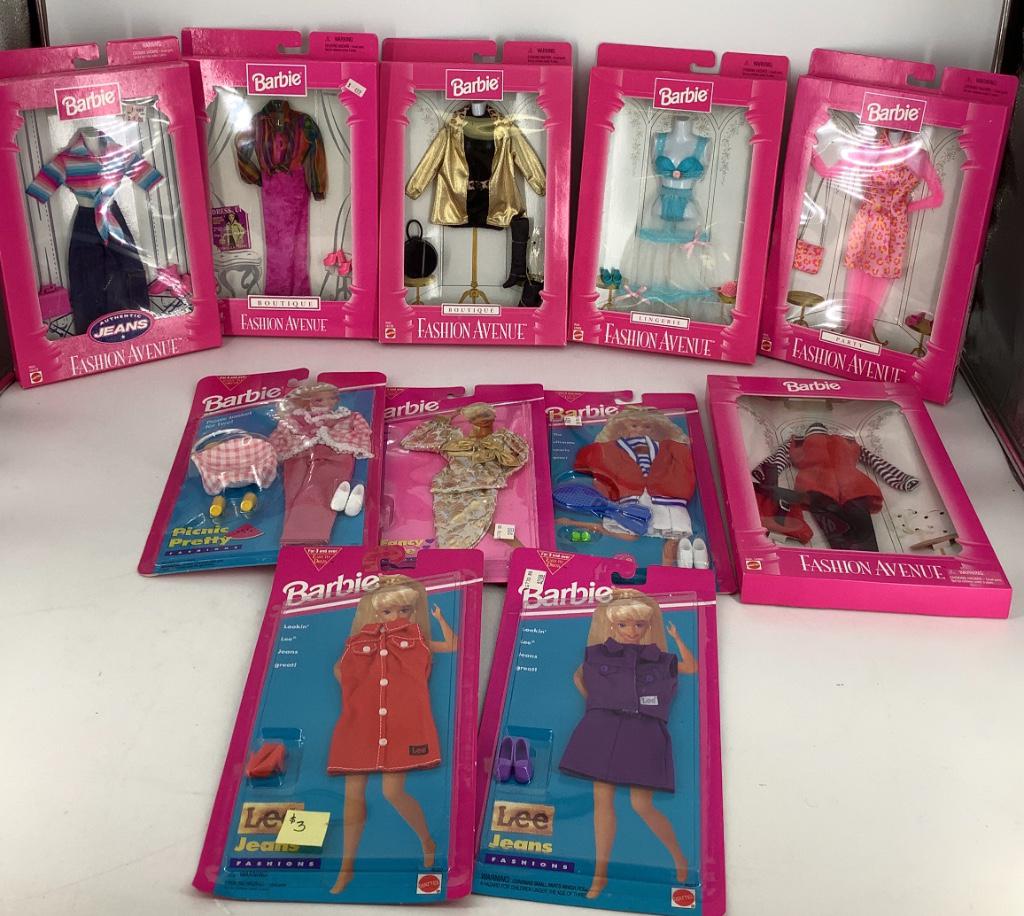 11 Barbie boxed clothing-6 Fashion Avenue-5 Easy Dress (1 of 1)
