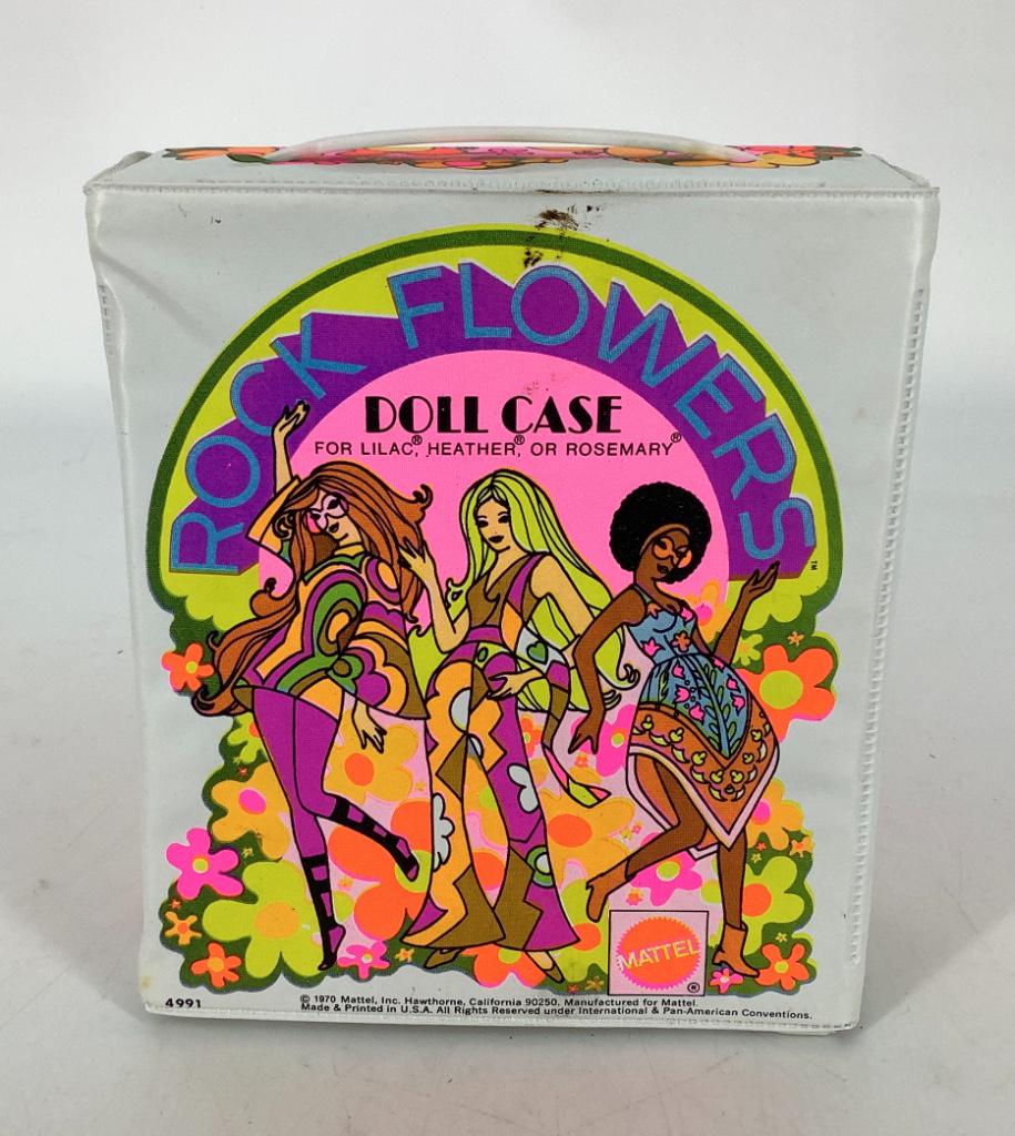 Rock Flowers Doll Case with clothes and accessories. (1 of 2)