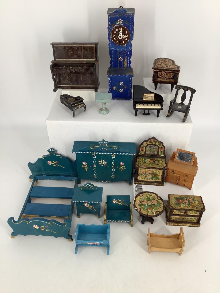 Lot miniature doll size furniture in wood and plastic (1 of 1)