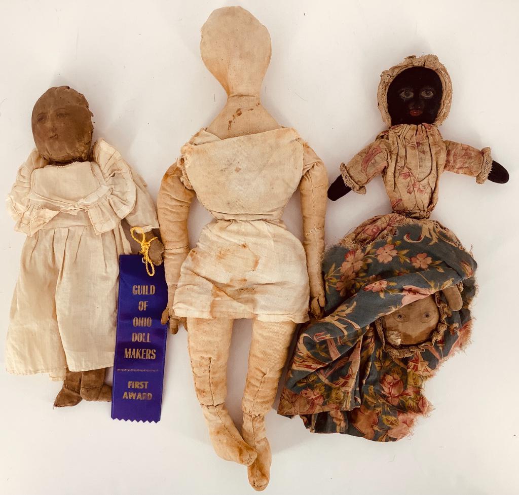 Lot (3) primitive cloth dolls. Includes 11" topsy/turvy (1 of 2)
