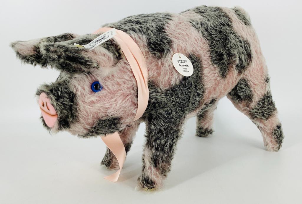 14" long Steiff replica 1995 spotted pig "Spotty". (1 of 2)