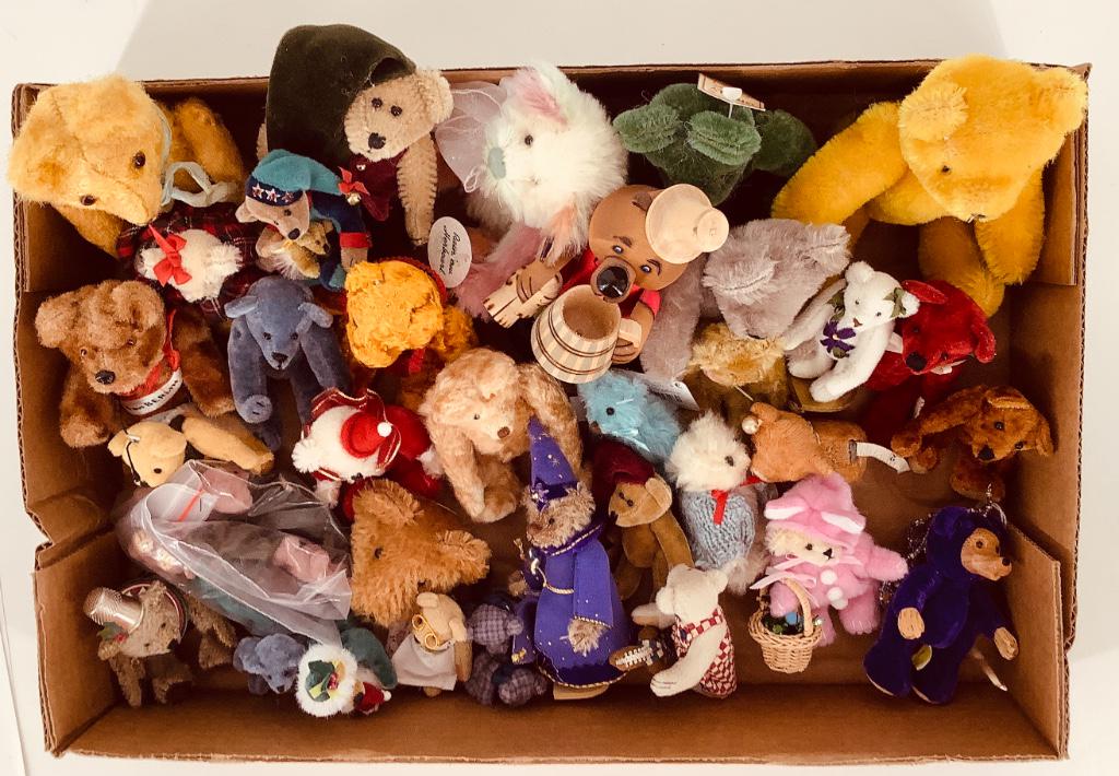 Lot of stuffed teddy bears of different sizes. (1 of 2)