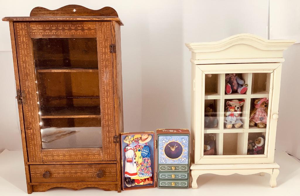 Lot including doll size Wuffy VanderBear armoire trunk (1 of 2)