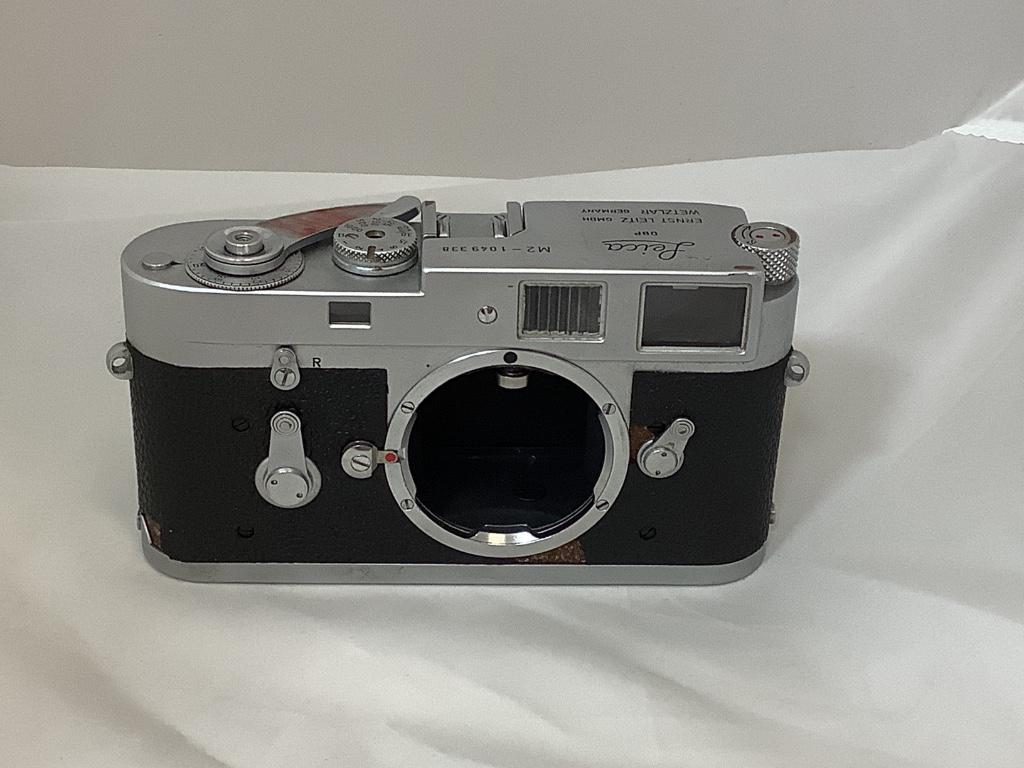 Leica camera M2 1049 338. Working condition unknown (1 of 4)