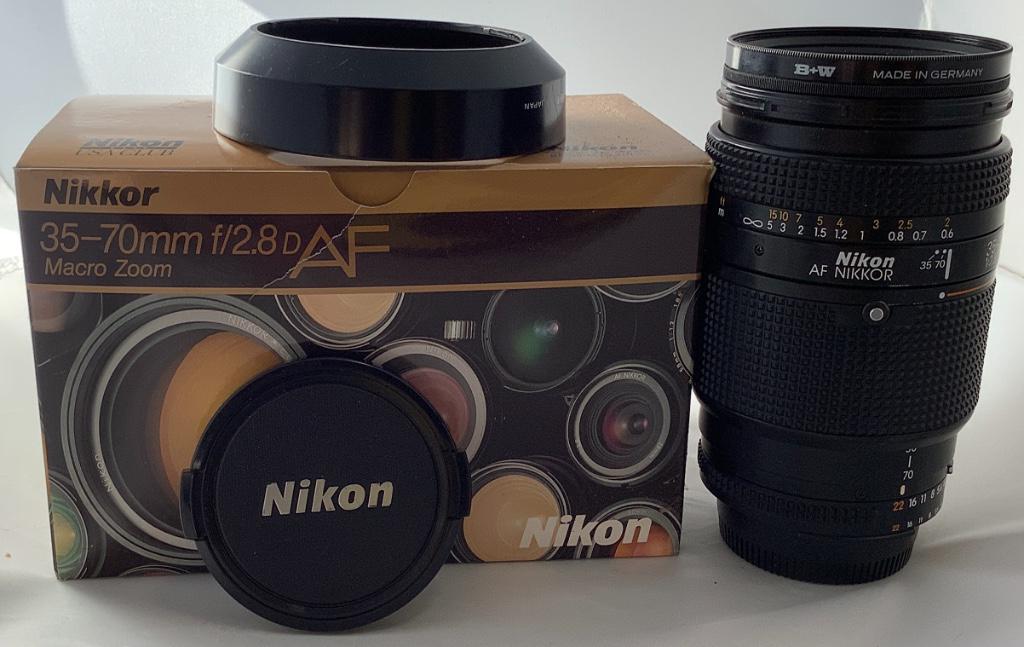 Nikon AF NIKKOR 35-70mm 1:2.8 D macro zoom. Includes: Nikon AF NIKKOR 35-70mm 1:2.8 D macro zoom. Includes box.