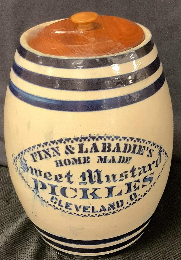 Pickle crock Finn&Mustard Cleveland, Ohio, Surface (1 of 2)