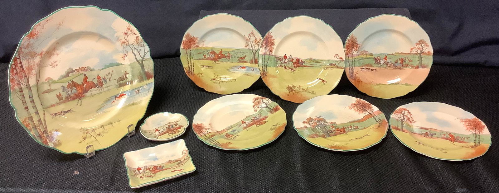 Royal Doulton , Fox -Hunting (6) 7â€ plates, (5). (1 of 5)