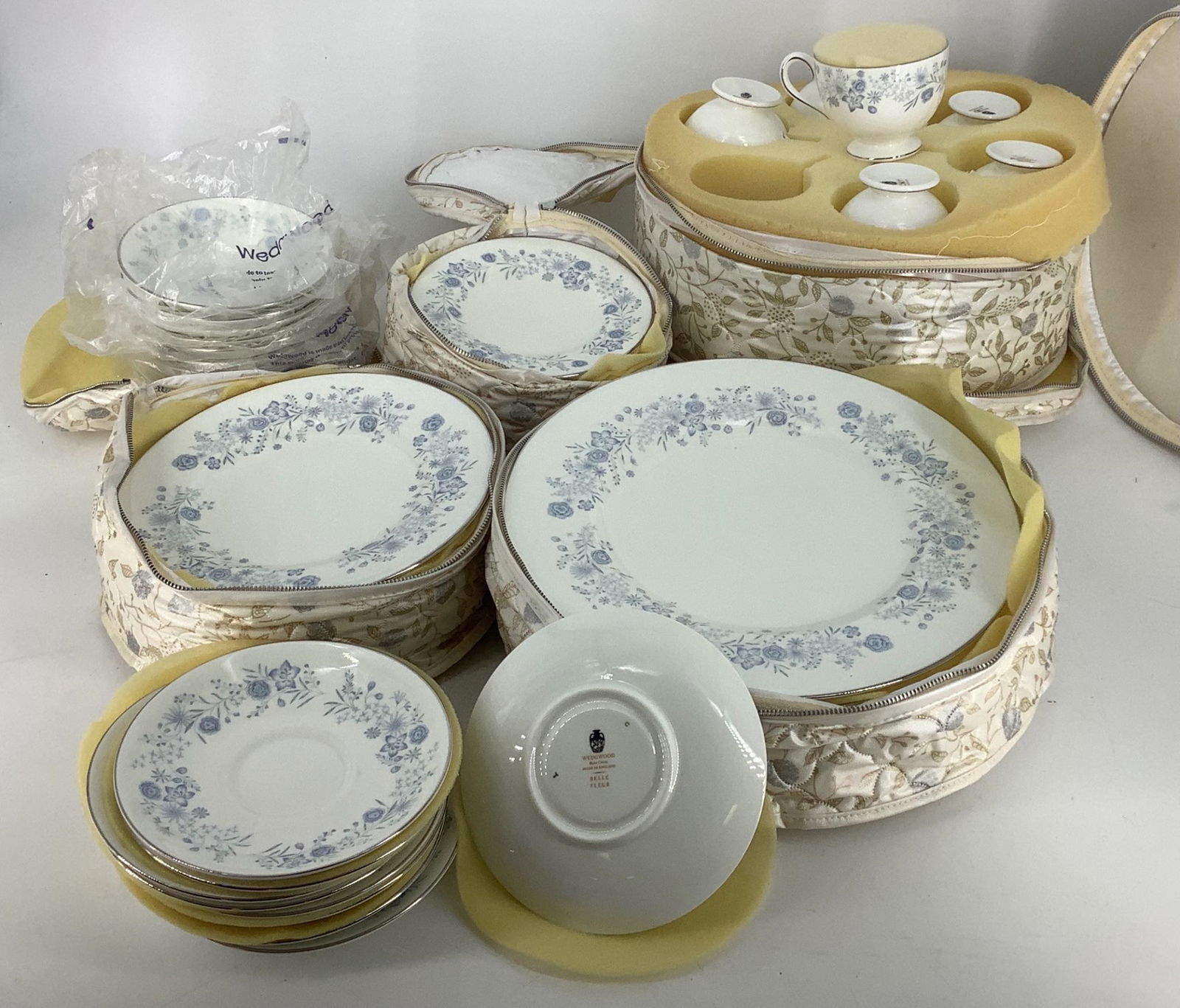 Wedgwood Belle Fleur dinnerware.: Wedgwood Belle Fleur dinnerware.