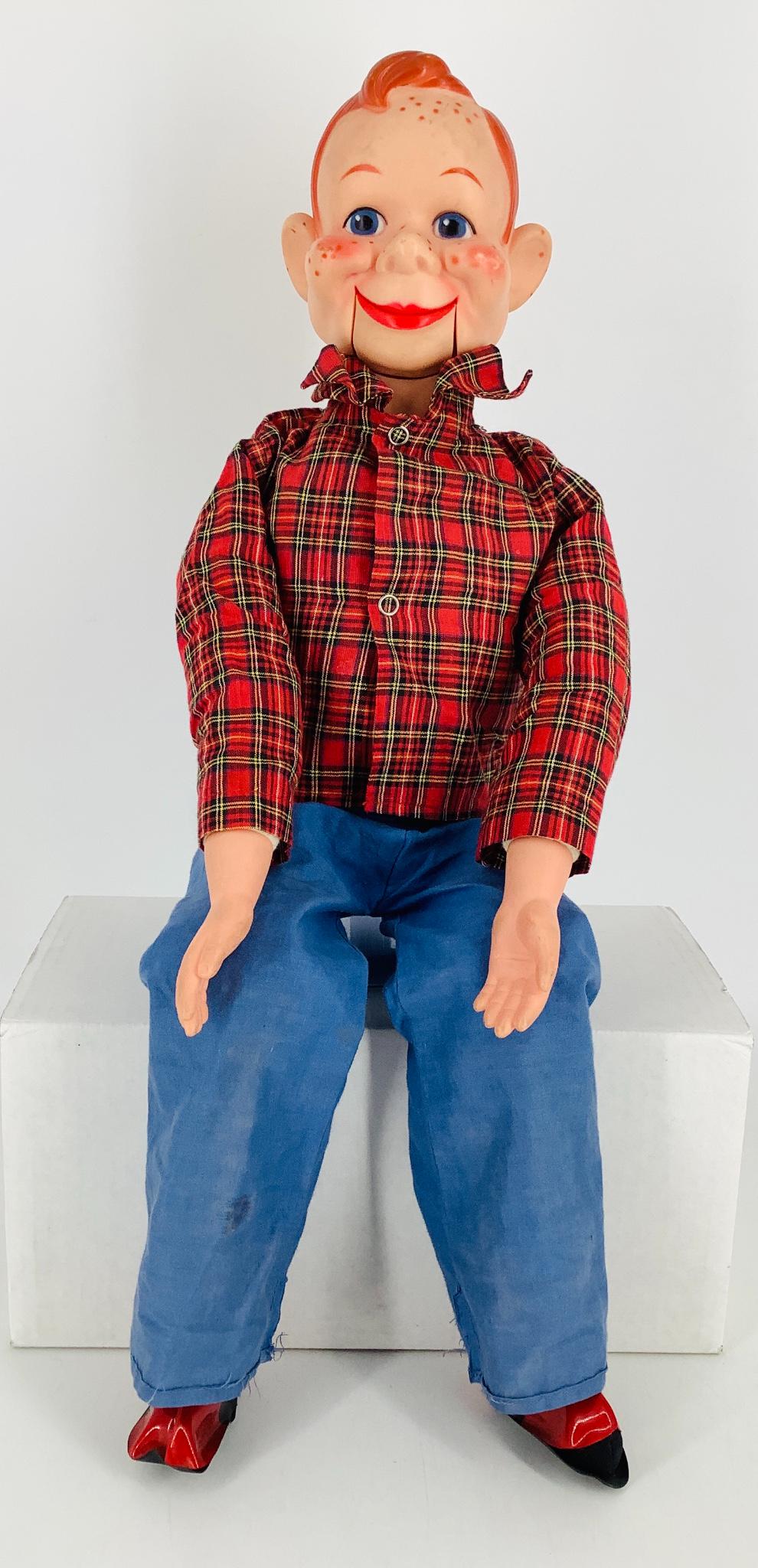 25" Eegee National Broadcasting Co. hard plastic Howdy (1 of 2)