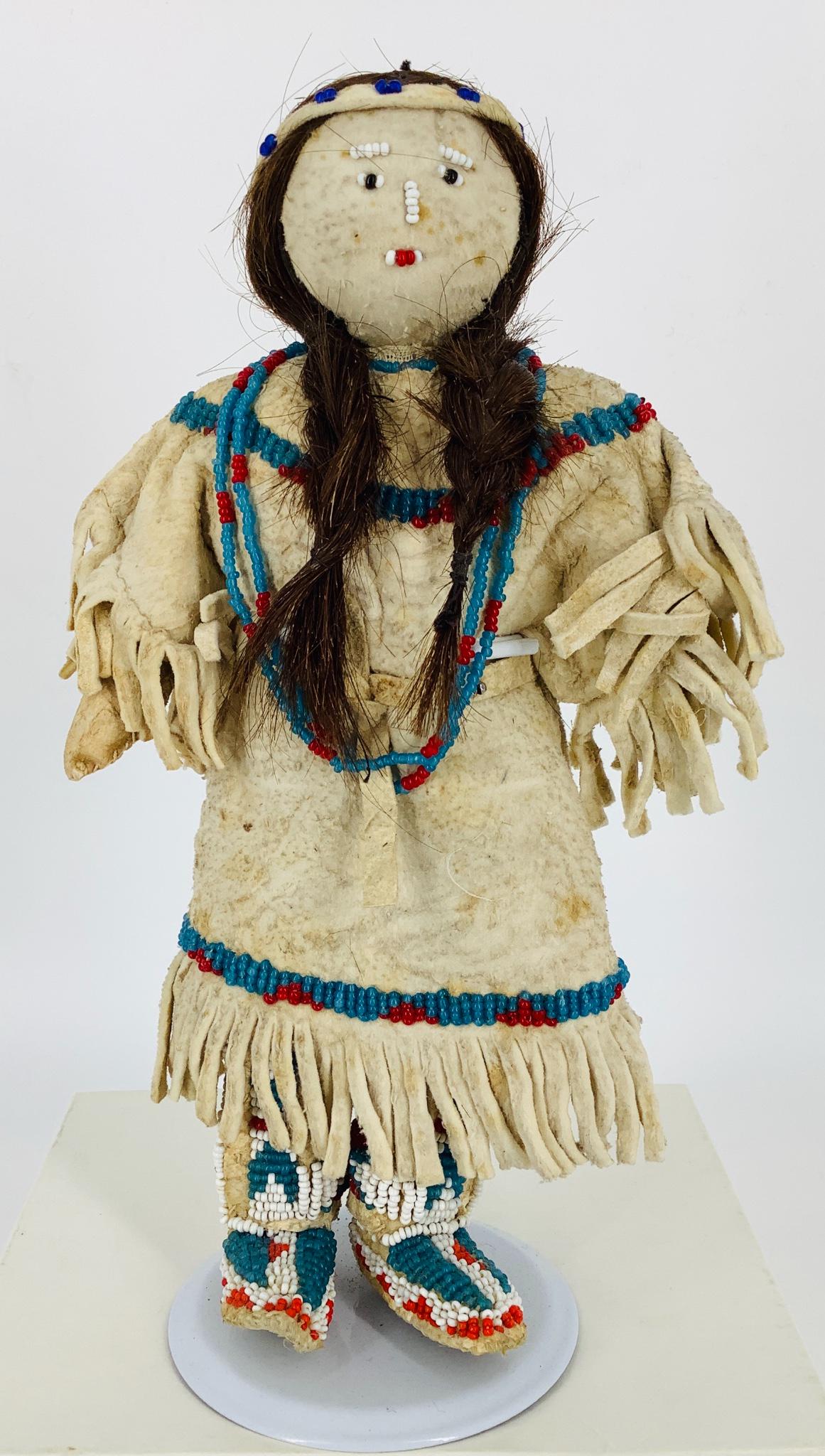 Vintage Native American Doll. 8 1/2" cloth and leather (1 of 1)