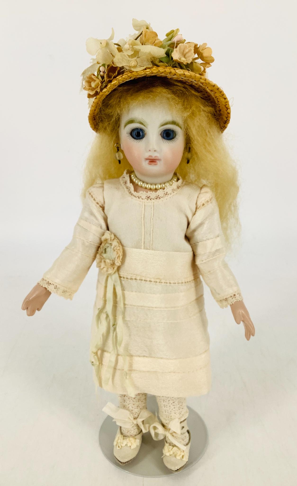 Reproduction bisque socket head girl by Mary Lambeth. 9 (1 of 3)