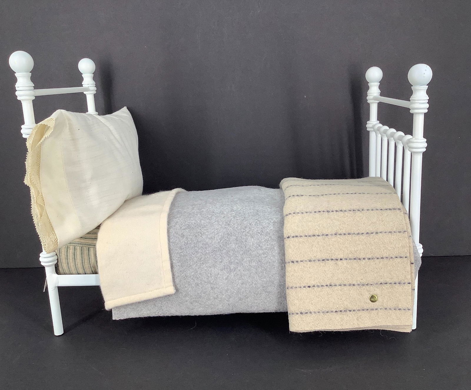 "Bear's Bed" by R. John Wright. The perfect accessory (1 of 3)