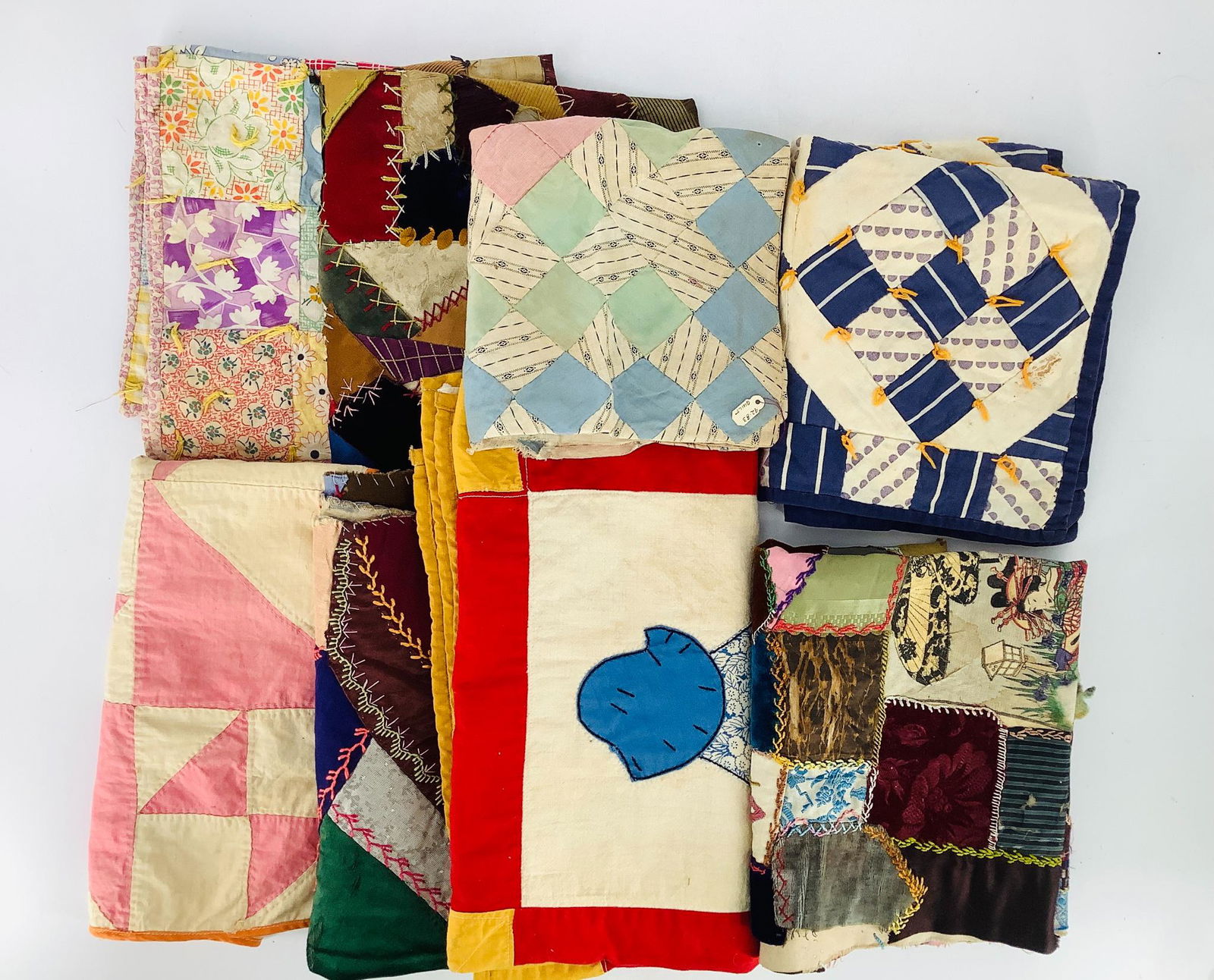 Lot miscellaneous doll size quilts including some quilt (1 of 1)
