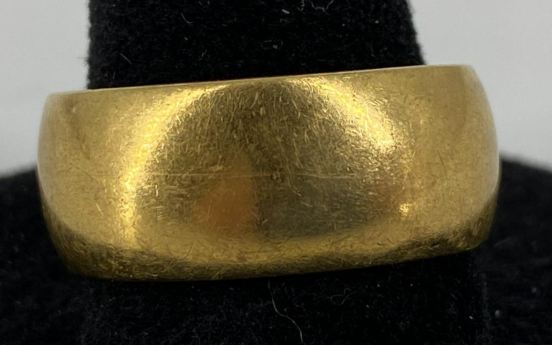 18kt Yellow Gold Straight Shank Wedding Band (1 of 3)