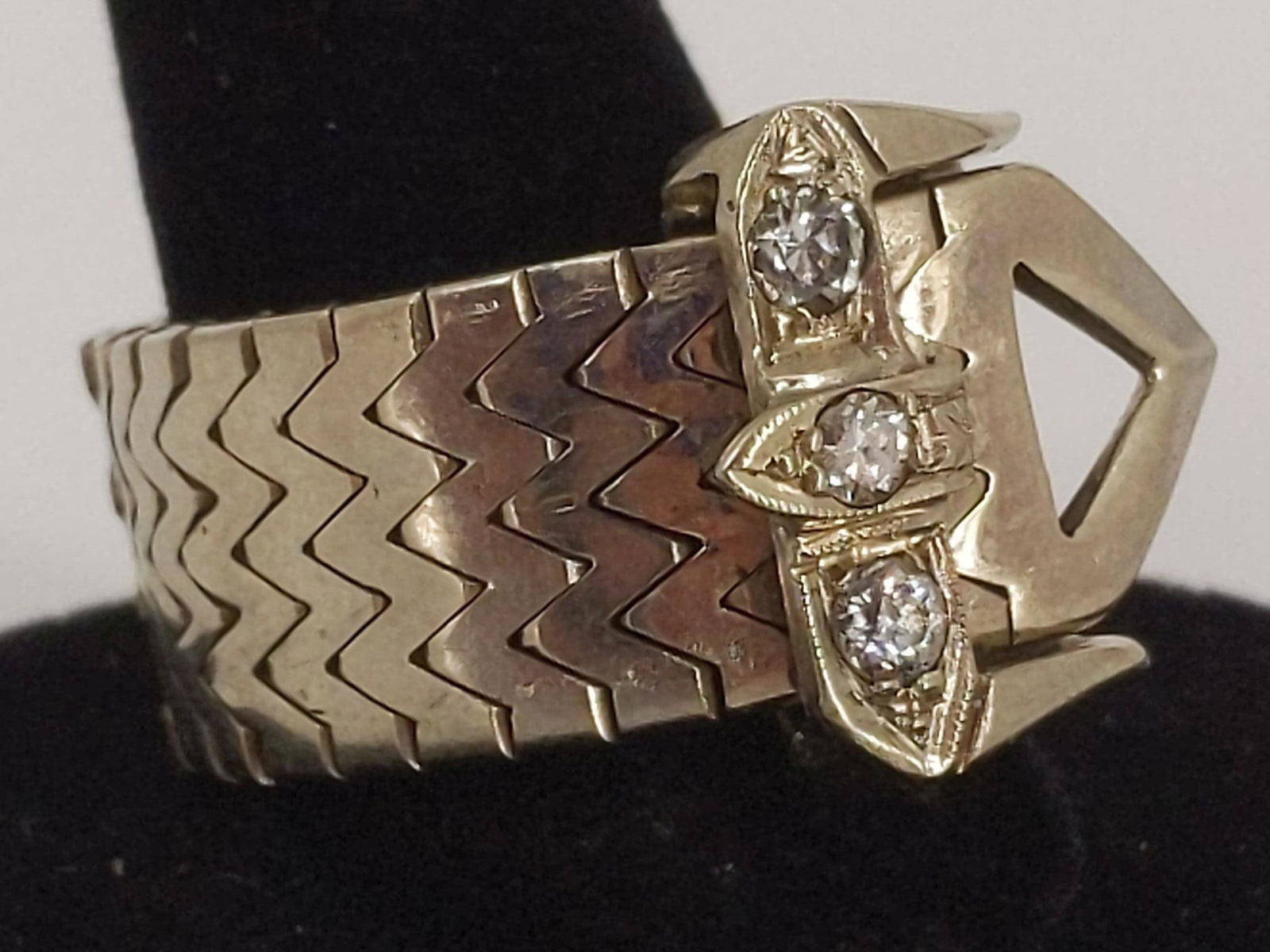 Vintage Diamond Ring Featuring a Buckle Motif (1 of 4)