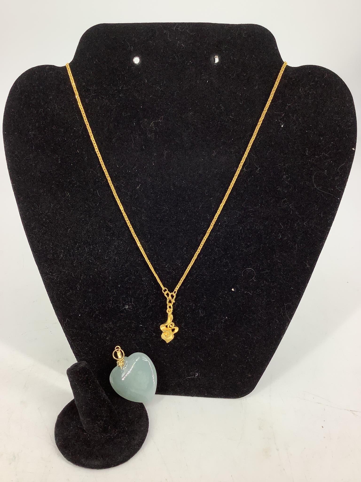 High Kt Gold Necklace & Jade Pendant (1 of 5)