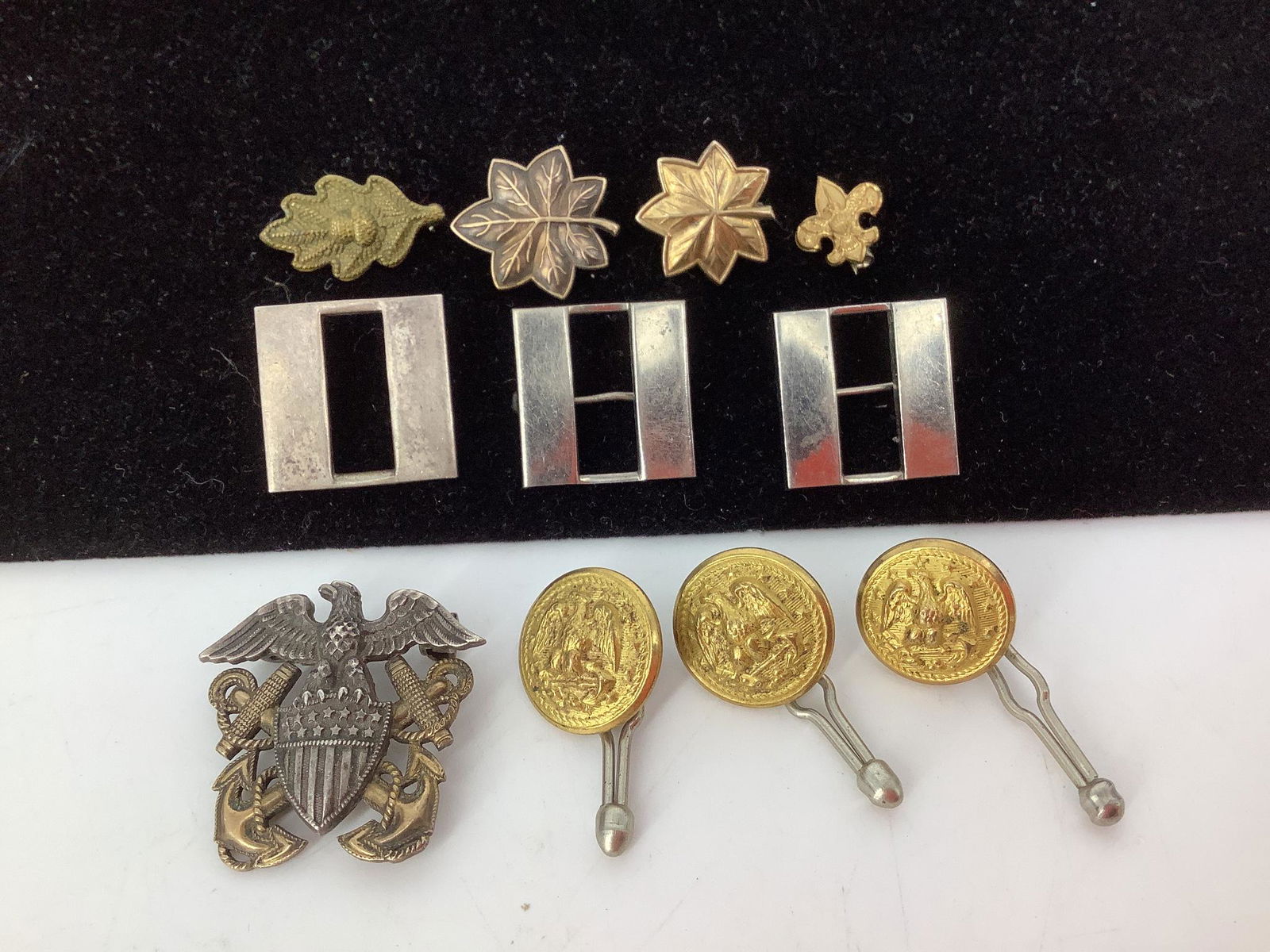 Military Style Buttons, Pins & Accessories (1 of 5)