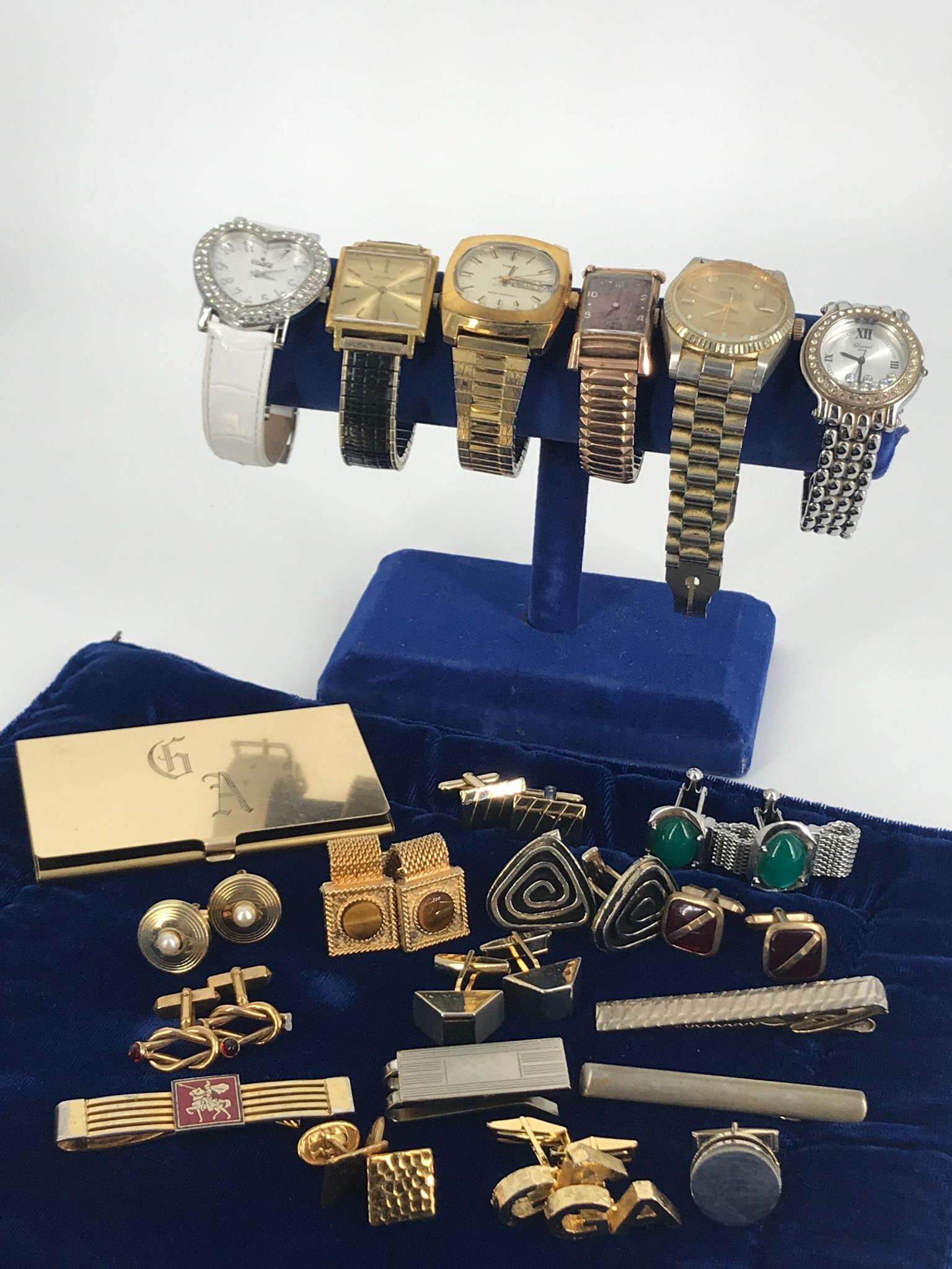Vintage To Modern Jewelry & Accessories (1 of 6)