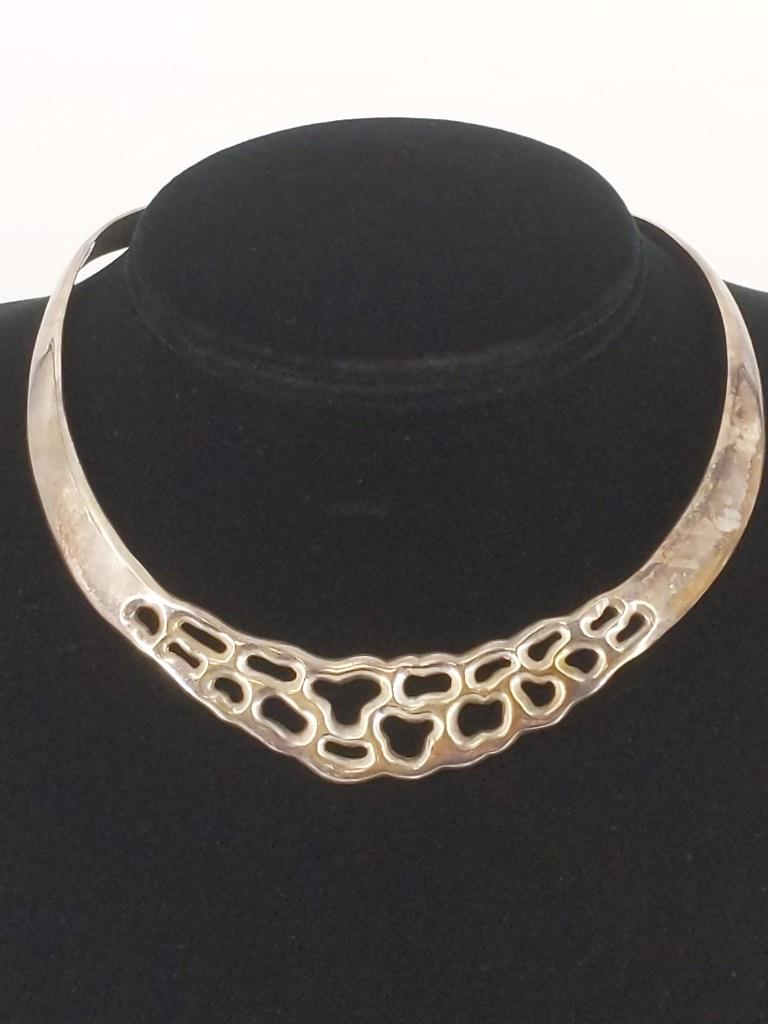 Sterling Silver Collar: Sterling Silver Collar Choker length, openwork design with natural motif, made in Mexico, stamped and tested 925/sterling, semi-polished metal finish, approximately 1.725 troy ounces total weight.