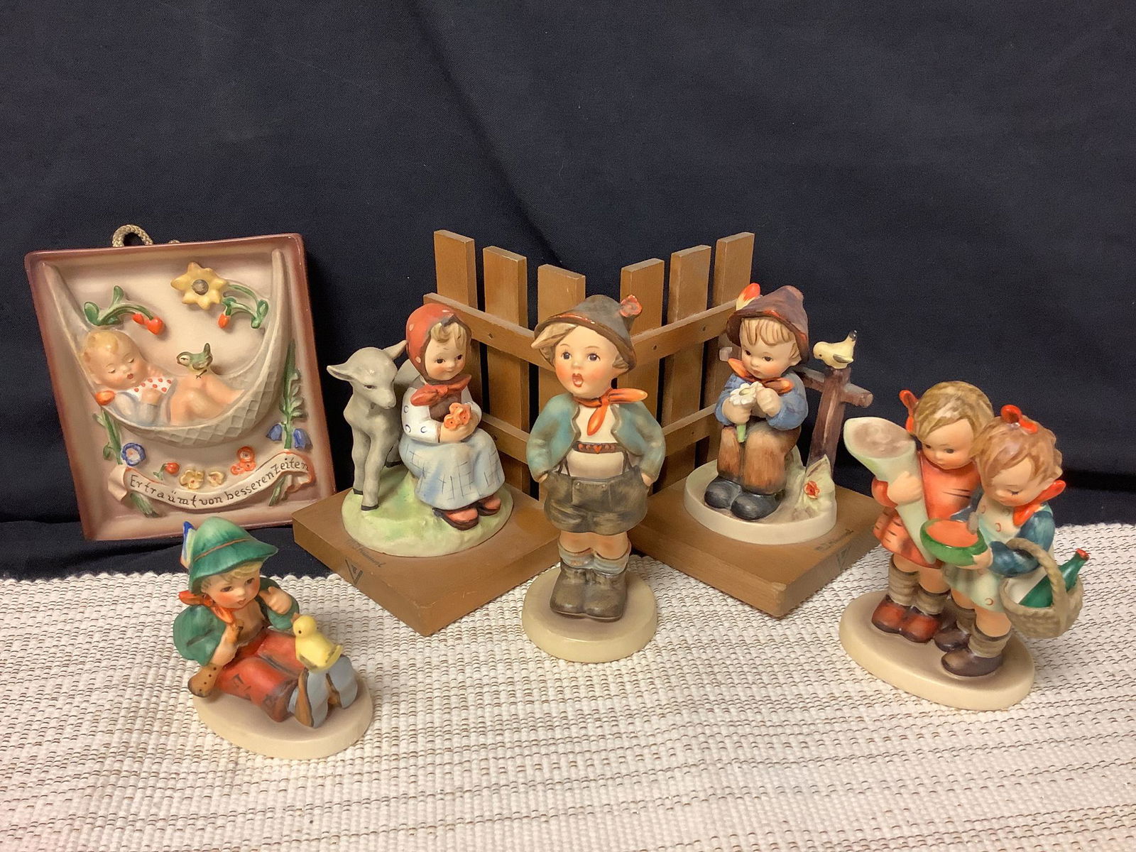 Lot of six Hummel figurines, 5 to 6Ã® tall. Set of (1 of 2)