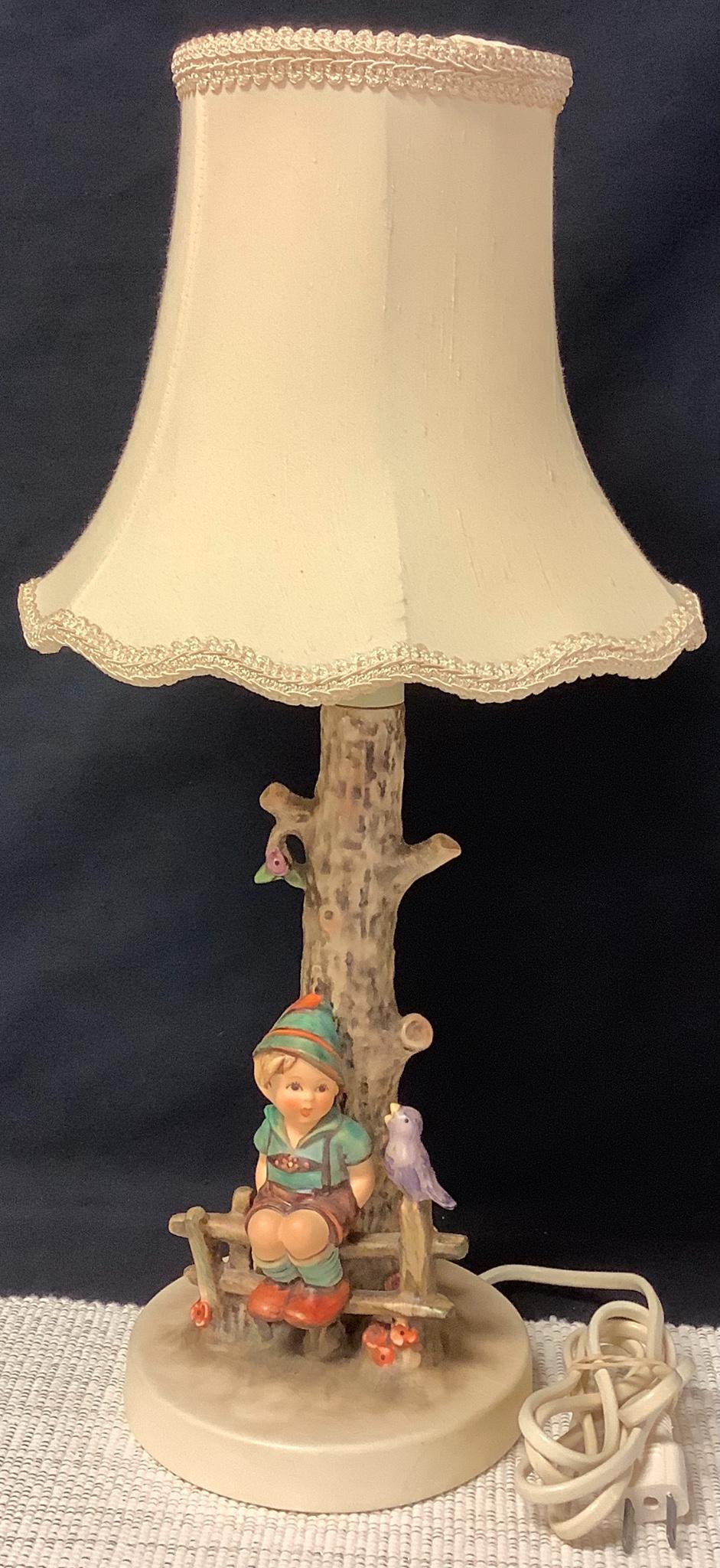 Hummel lamp 16 3/4": Hummel lamp 16 3/4"