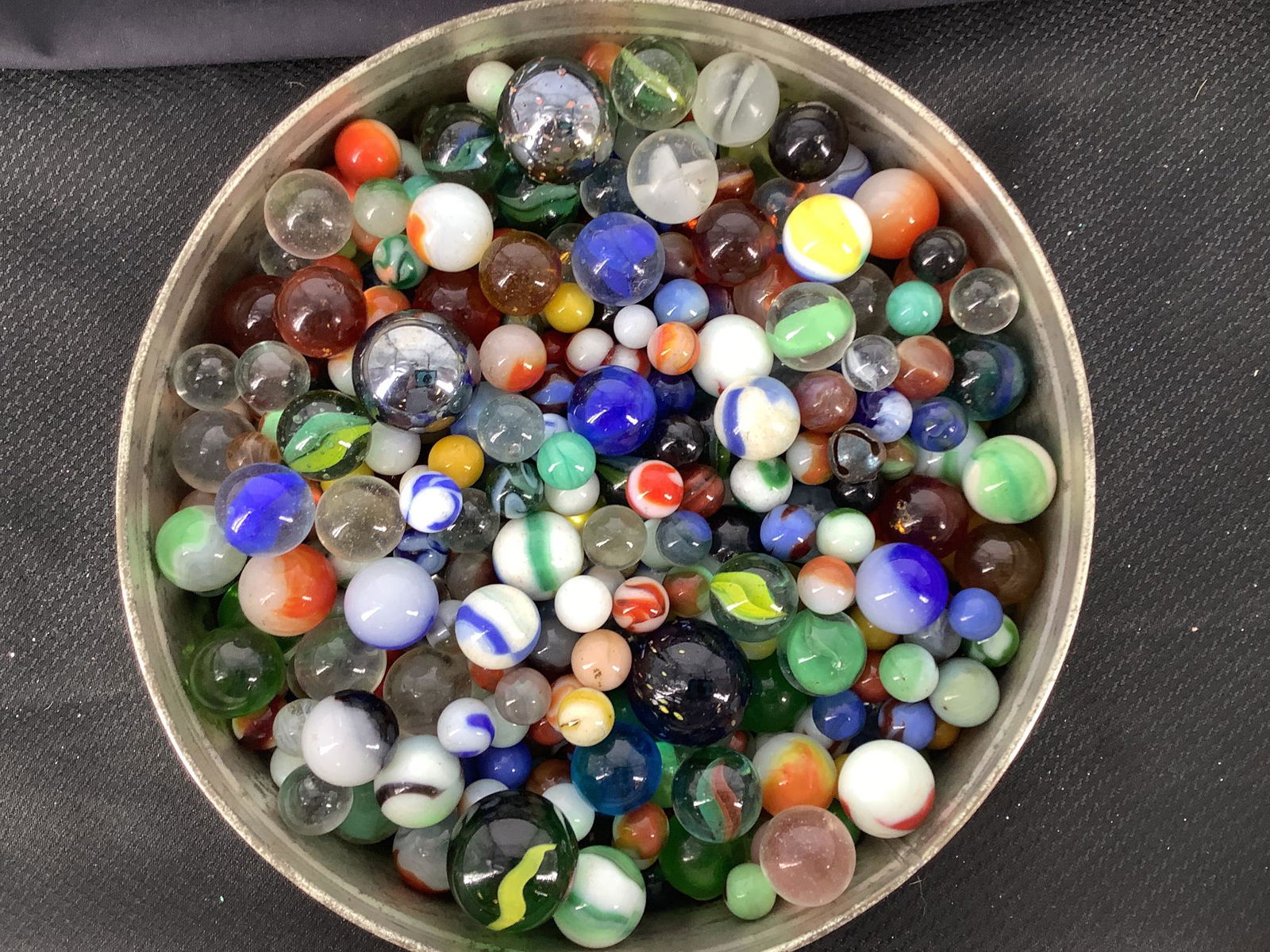 Lot of marbles.: Lot of marbles.