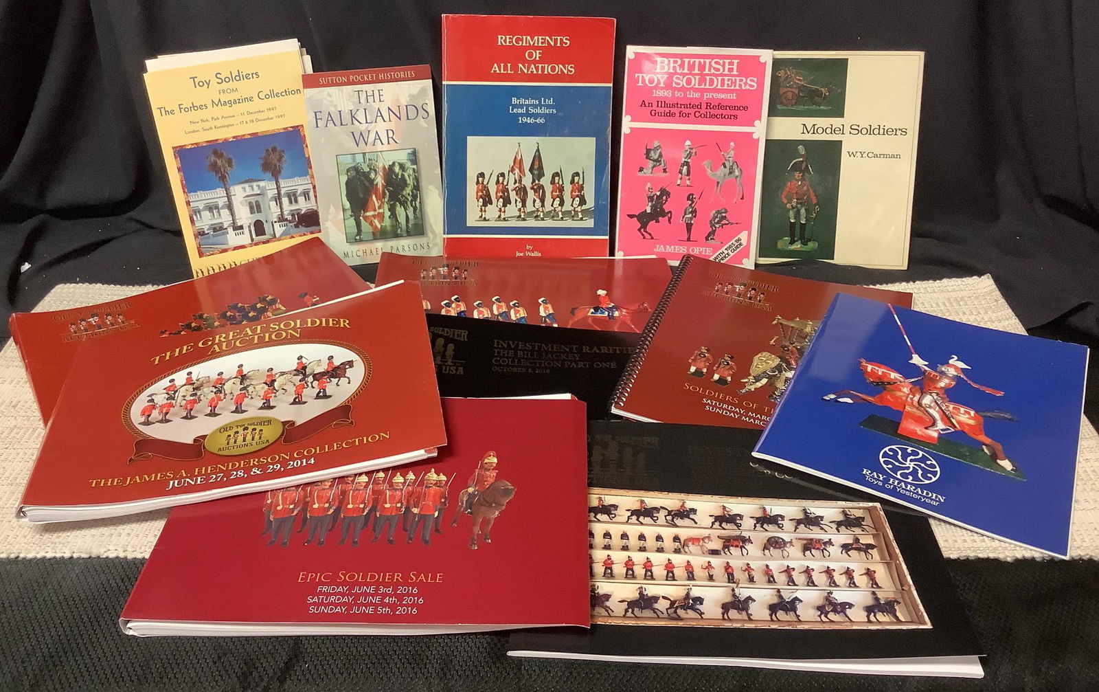 Lot of (12) toy soldiers books & (7) pamphlets (1 of 1)