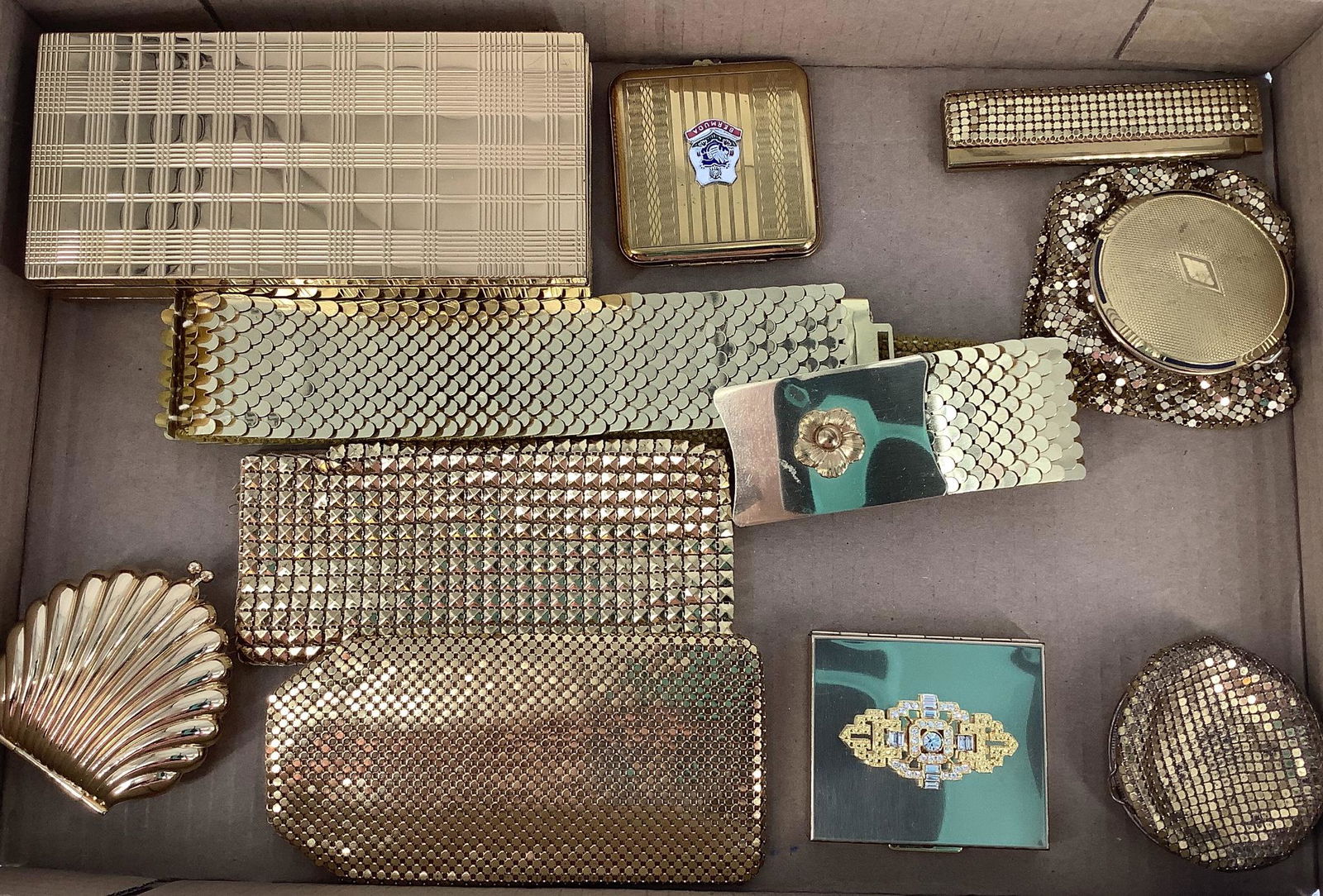 Lot of Assortment have compacts, belt, coin purses all (1 of 1)