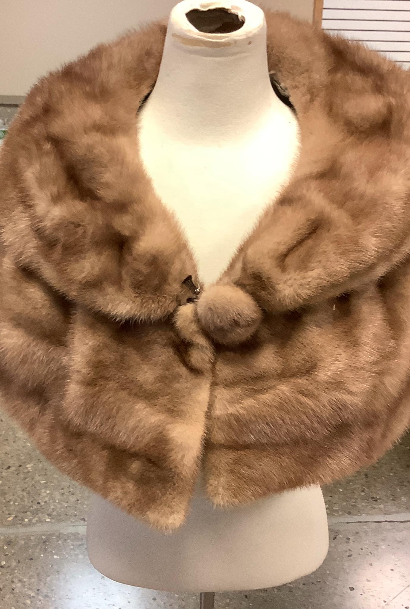 Mink stole button loop broken. Some wear showing.: Mink stole button loop broken. Some wear showing.