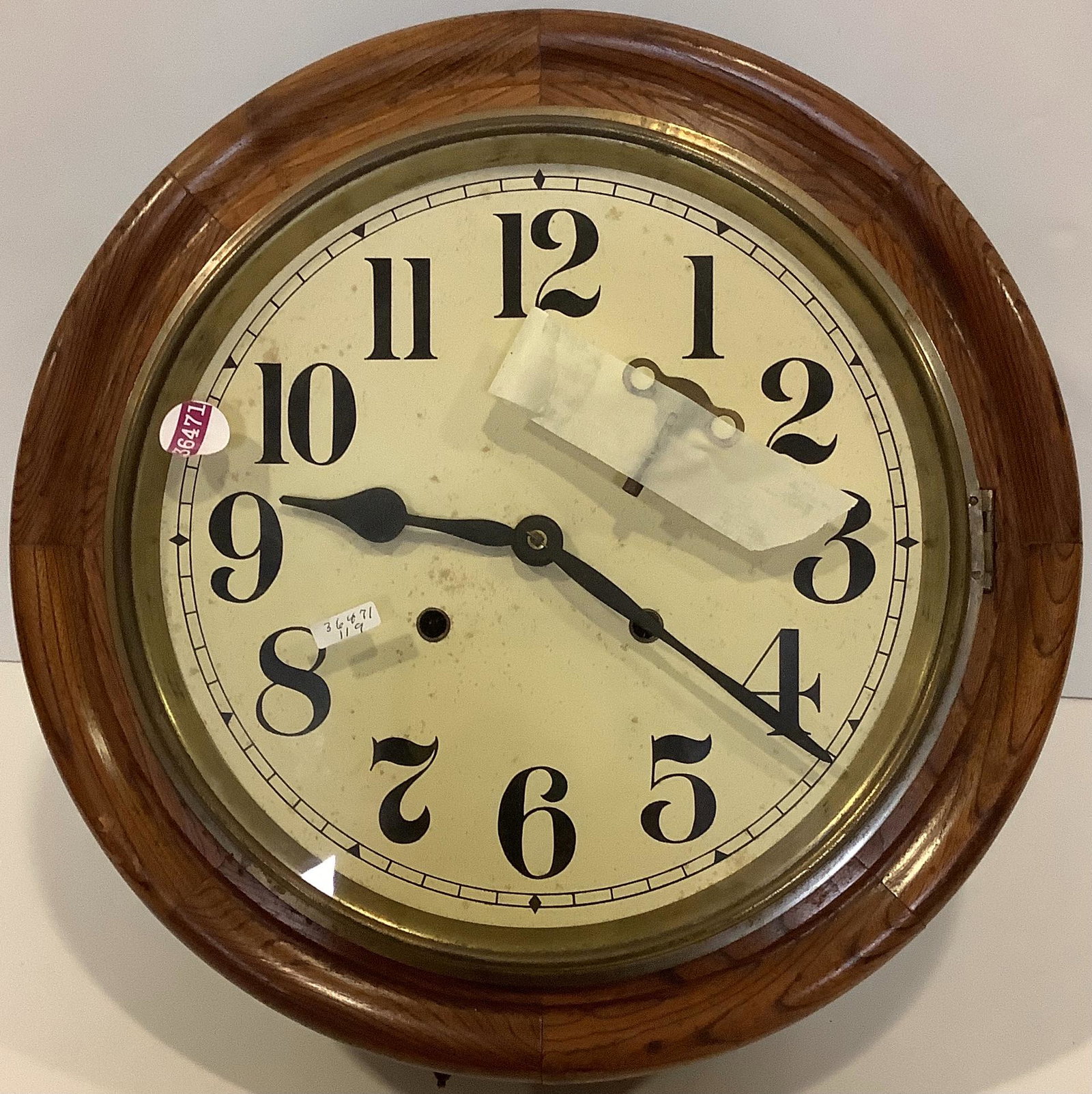 Round regulator clock, 16”D: Round regulator clock, 16”D