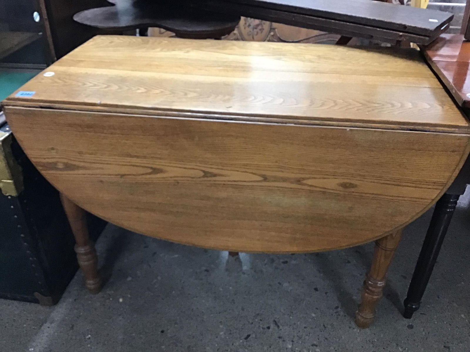 Oak drop leaf table: Oak drop leaf table