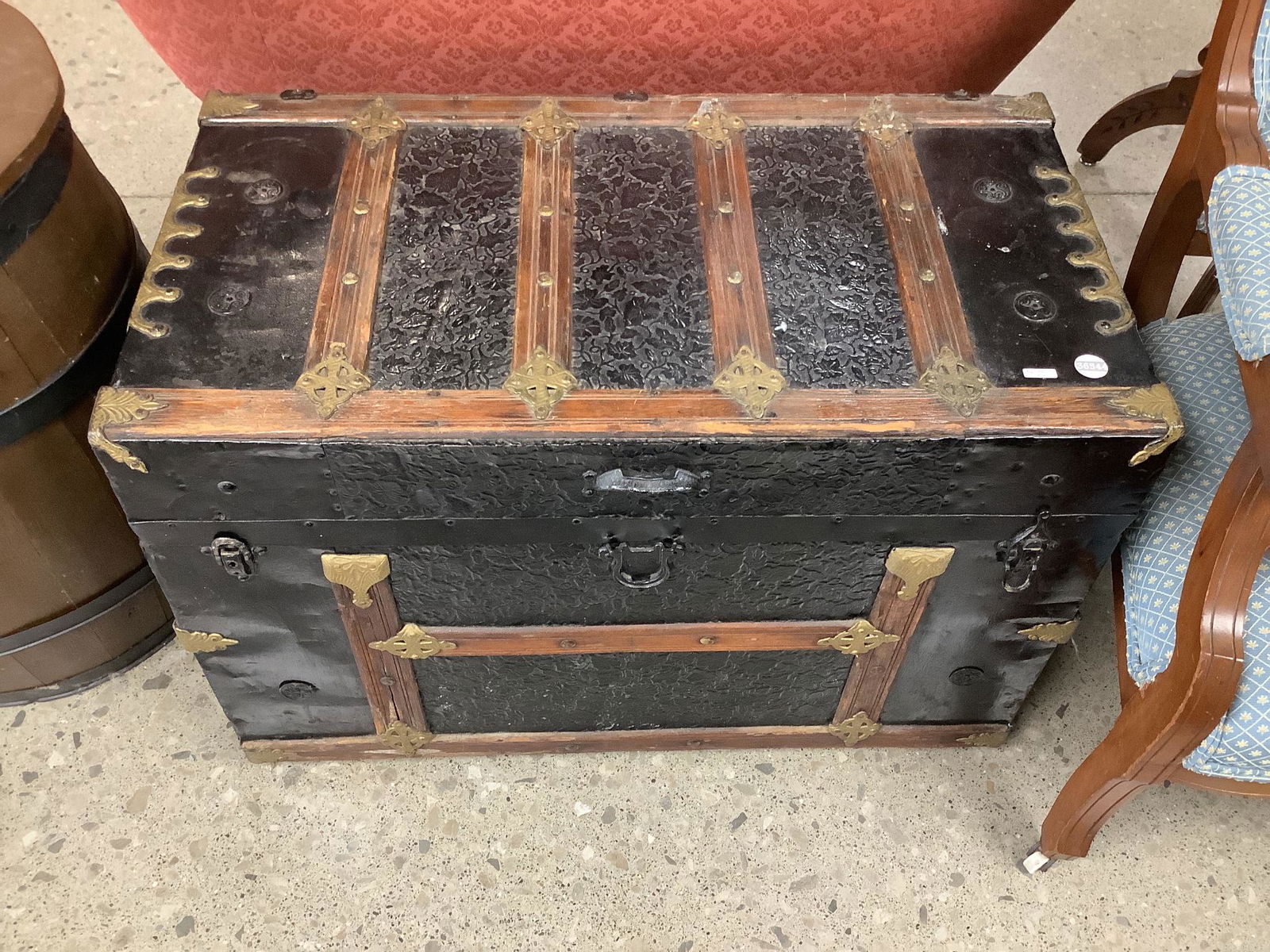 Flat top trunk (1 of 1)