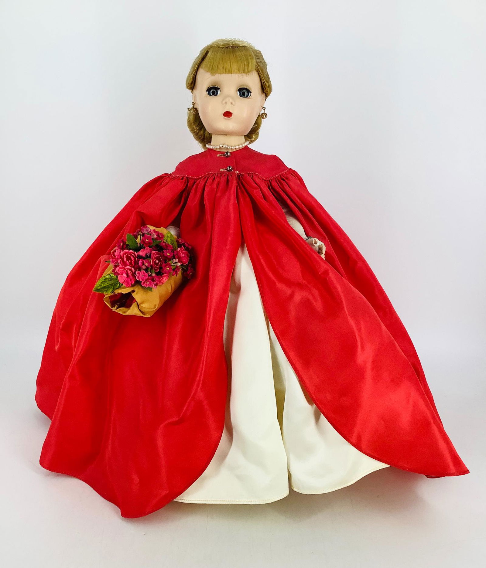 Madame Alexander hard plastic "Maid of Honor". 18" (1 of 3)