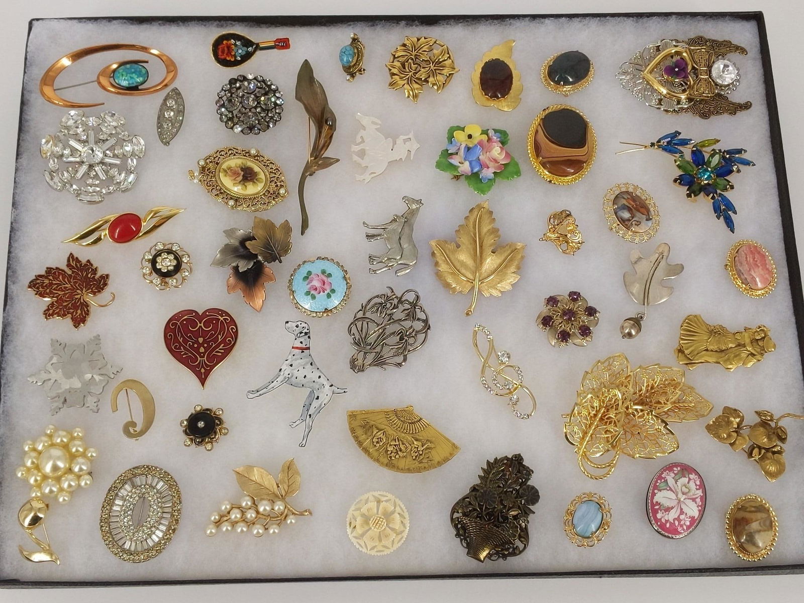 Lot of Assorted Vintage - Modern Pins (1 of 4)