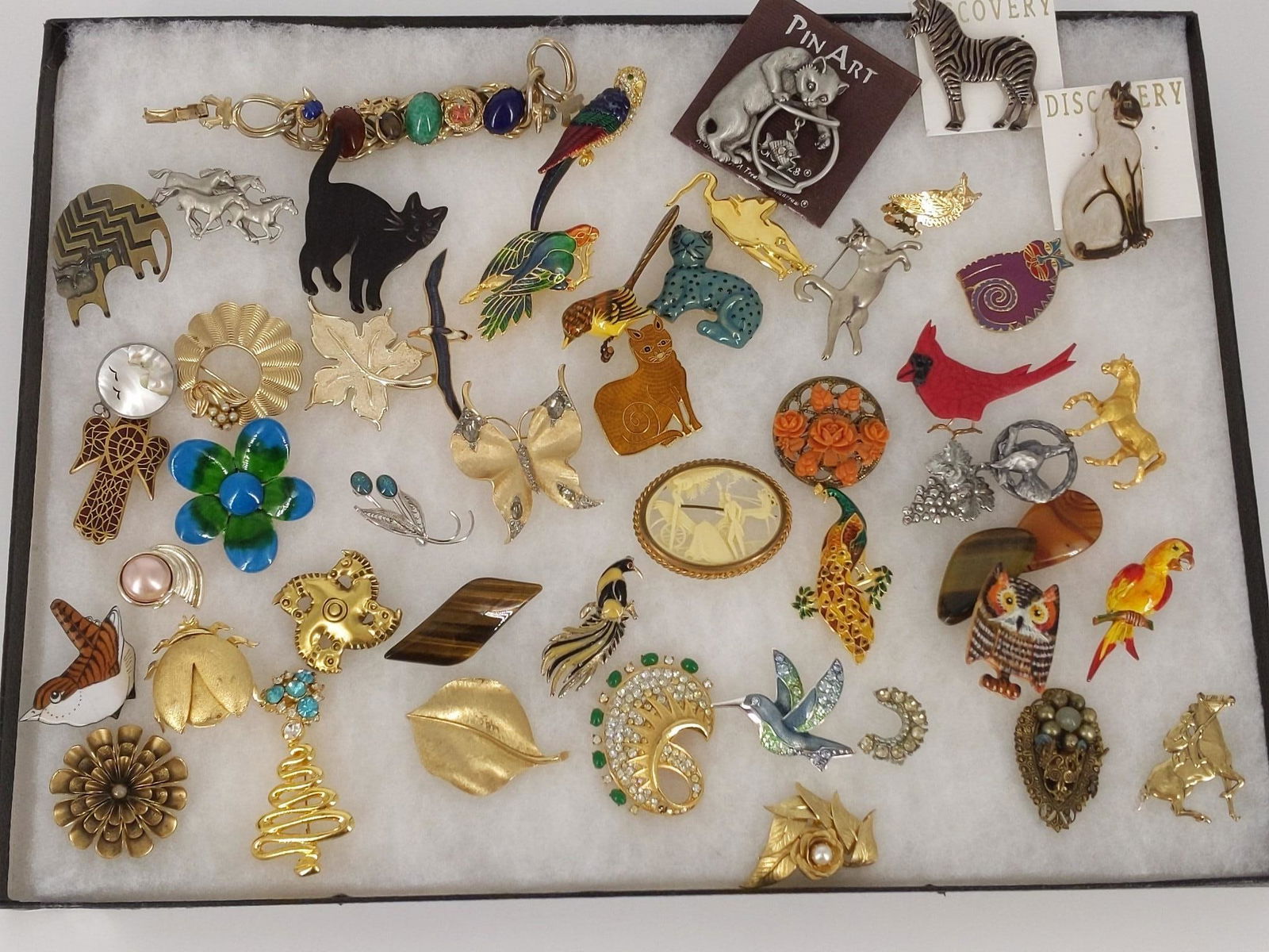 Vintage To Modern Pins & Accessories (1 of 4)