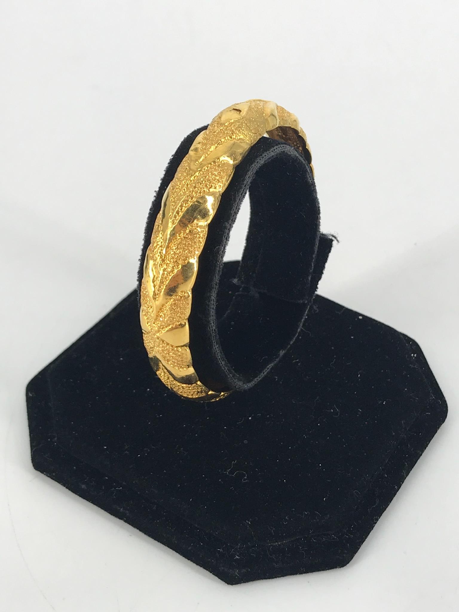 Fine Gold Bangle (1 of 8)